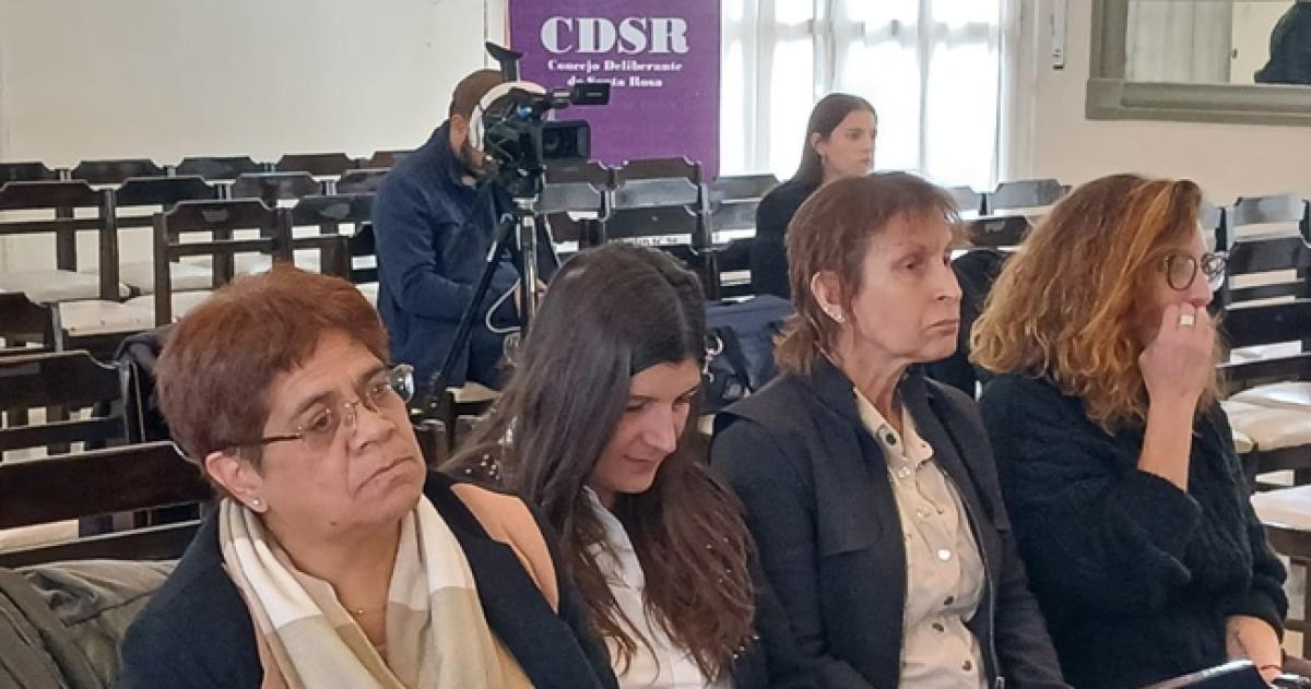Silvia Bongiovanni (de pelo corto) fue designada presidenta del Cuerpo de Relatores