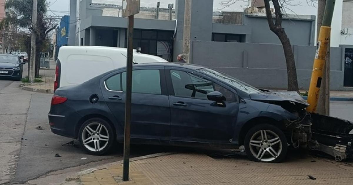El menor que iba en el auto fue trasladado al Hospital Favalor por precaución