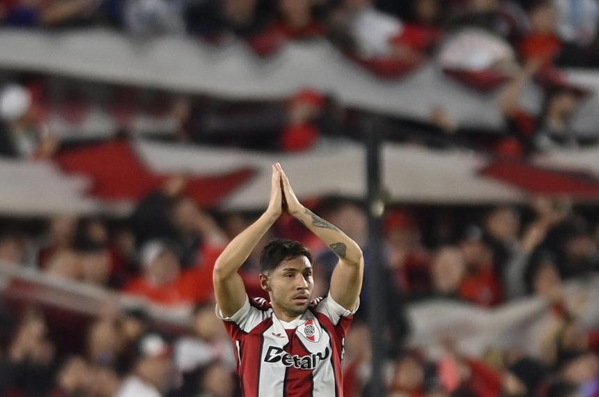 Se retiró lesionado en el inicio del segundo tiempo