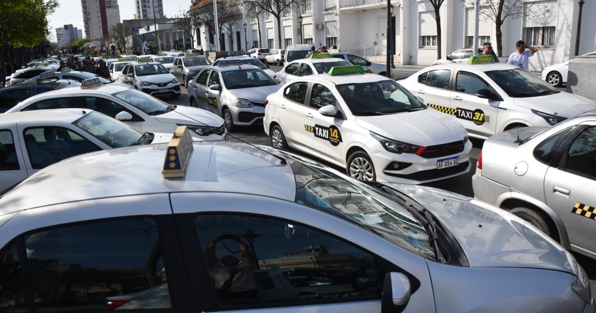 Taxis recolaman medidas para proteger el sector
