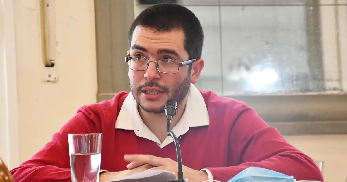El concejal Diego Camargo advirtió que la Municipalidad de Santa Rosa aplica varios precios en un valor creado para unificar el cobro de tasas y multas