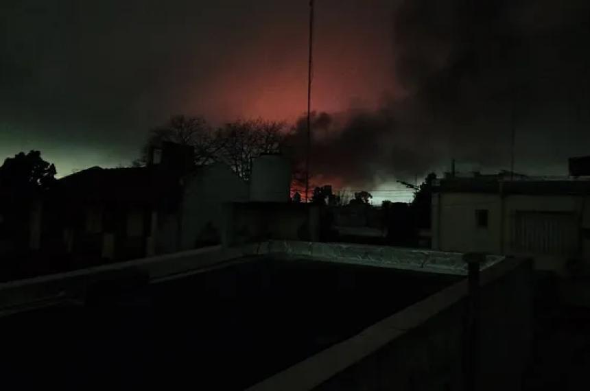 El incendio dejó la ciudad a oscuras