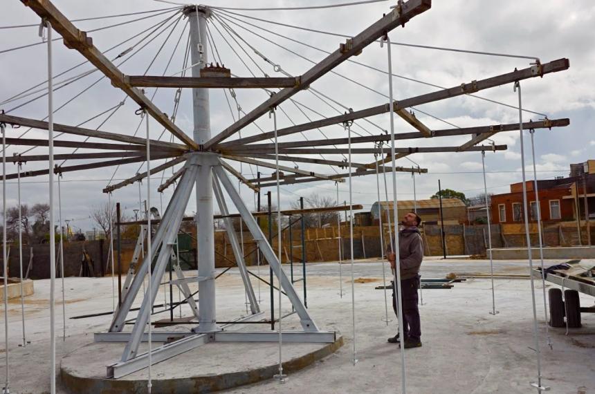 Instalan una nueva calesita