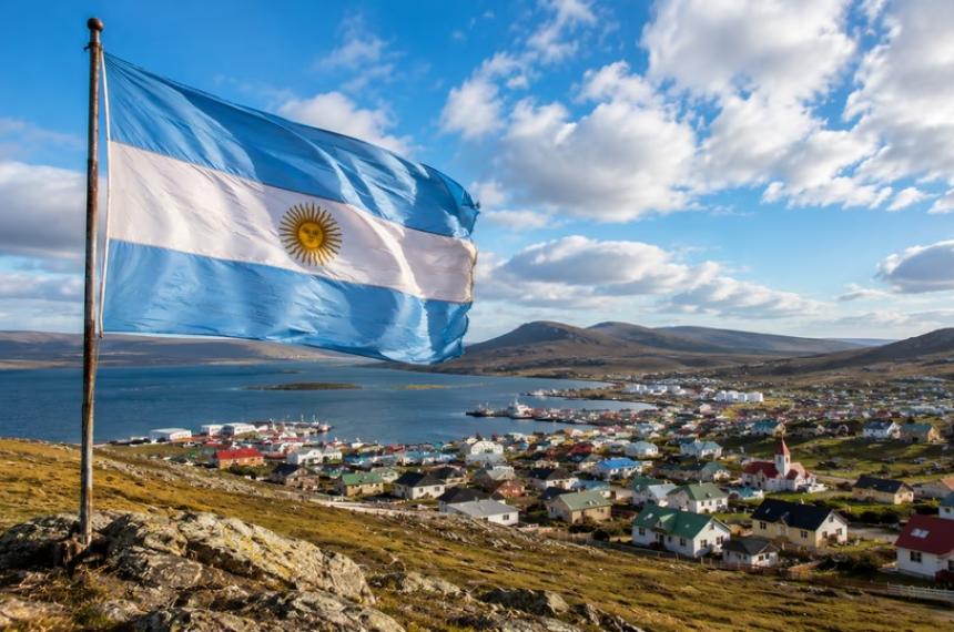 La bandera argentina volvió a flamear en las Islas Malvinas