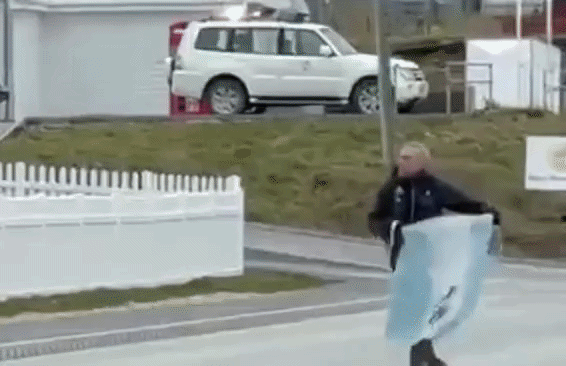 La bandera argentina volvió a flamear en las Islas Malvinas
