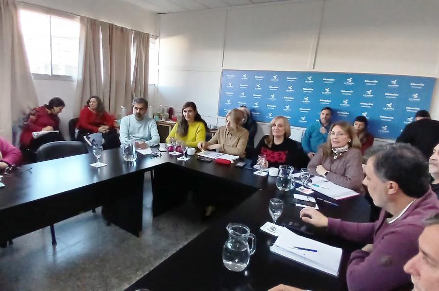 Los funcionarios dicen que la oferta hace que los sueldos queden por encima de la inflacióin