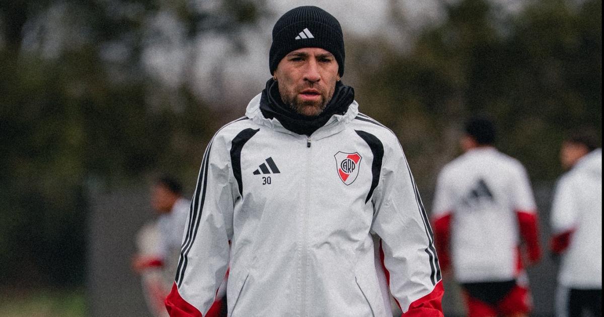 Nicol�s Otamendi se aferra en la defensa del Millonario