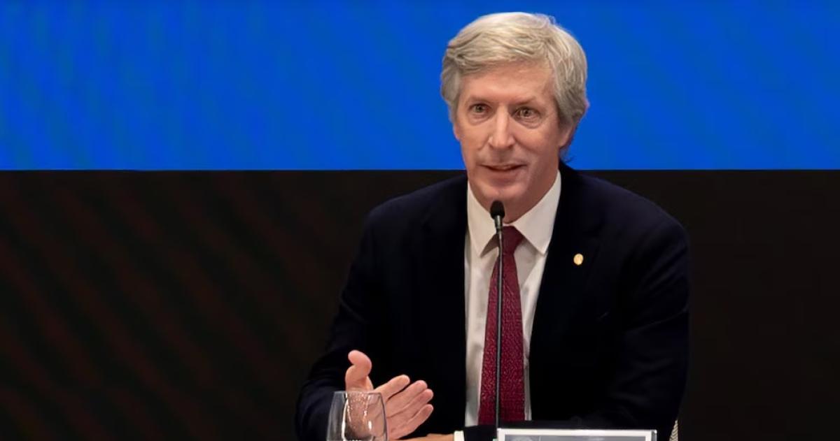 El presidente del Banco Central Santiago Bausili expuso el panorama inflacionario durante el FIEL Premium Meeting
