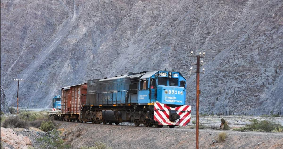 La licitación incluye la opción de compra del material rodante