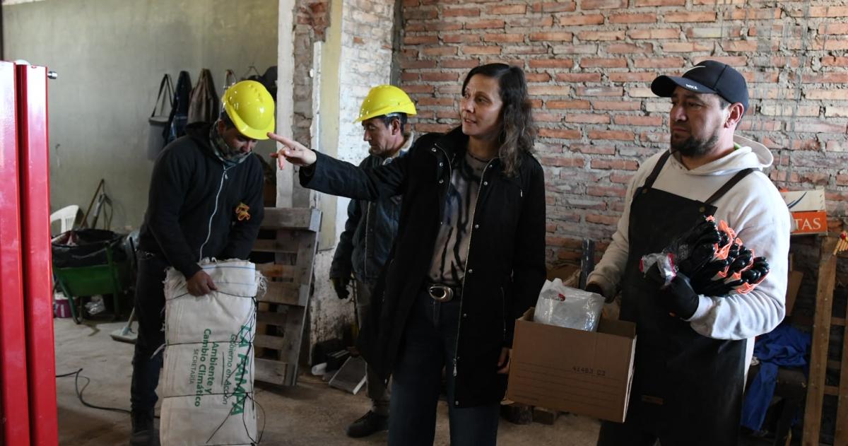 La secretaria de Ambiente y Cambio Clim�tico Vanina Basso participó de la entrega