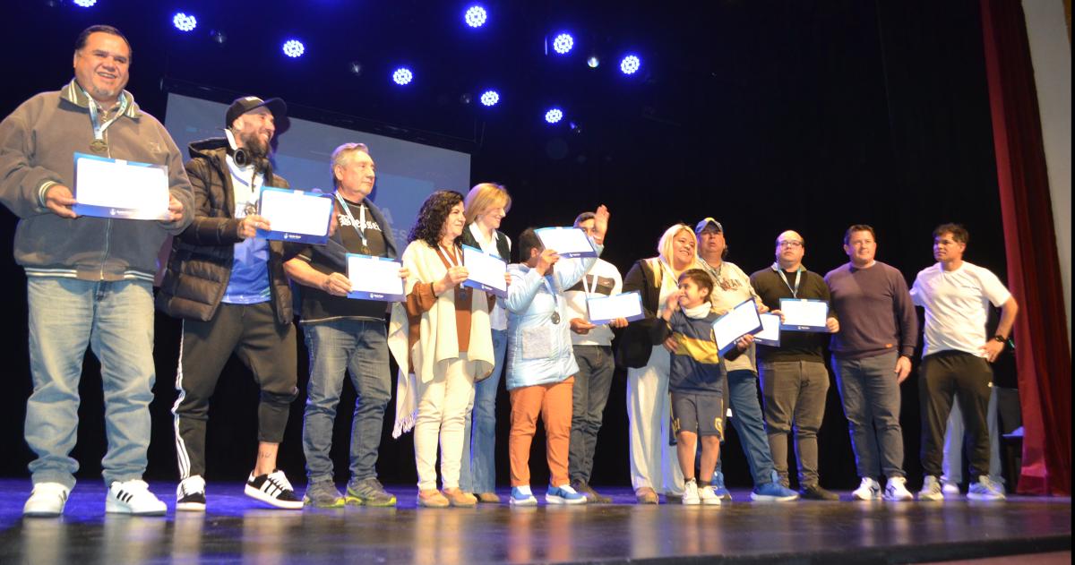 Los referentes de los barrios fueron reconocidos
