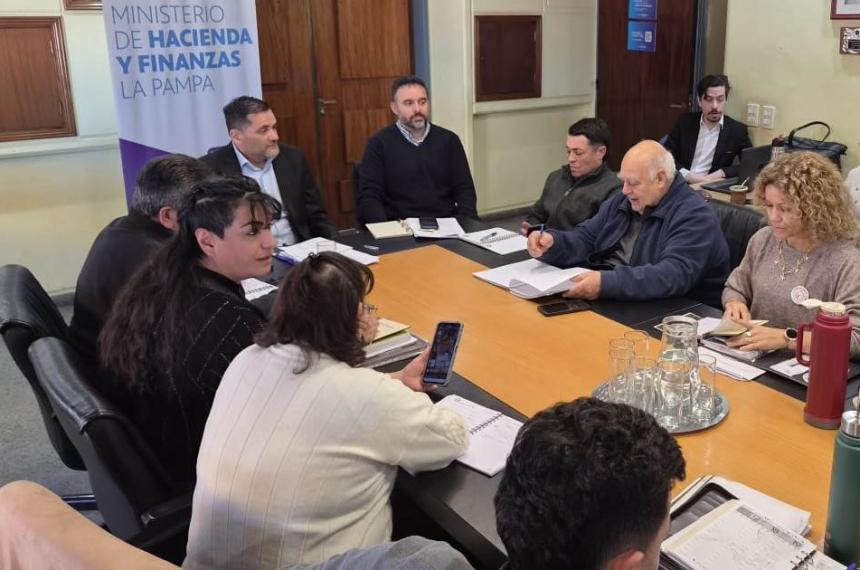 Nos fuimos sin firmar y el Ejecutivo pidió un cuarto intermedio para el lunes dijo Roxana Rechimont