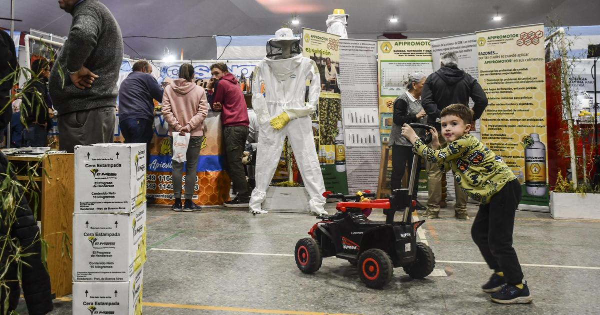 La localidad de Doblas se convirtió una vez m�s en el epicentro de la apicultura regional y nacional