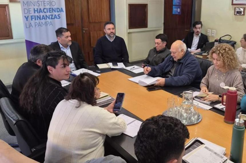 La negociación pasó a un cuarto intermedio hasta este lunes