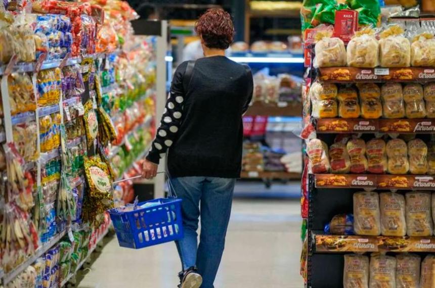 Las consultoras privadas proyectan una inflación de entre 14-en-porciento- y 18-en-porciento- para agosto impulsada por una desaceleración en el ritmo de aumento de los alimentos