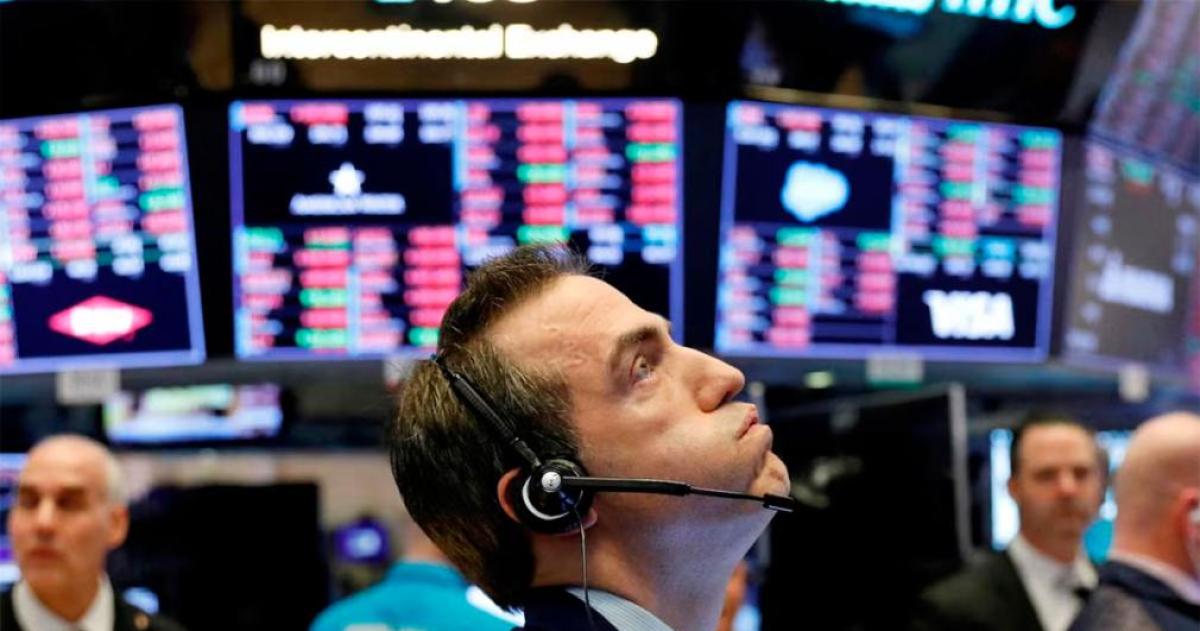 Los activos argentinos comenzaron la semana en terreno positivo- el riesgo país cayó hasta la zona de los 500 puntos mientras los bonos soberanos y las principales acciones locales recuperaron posiciones