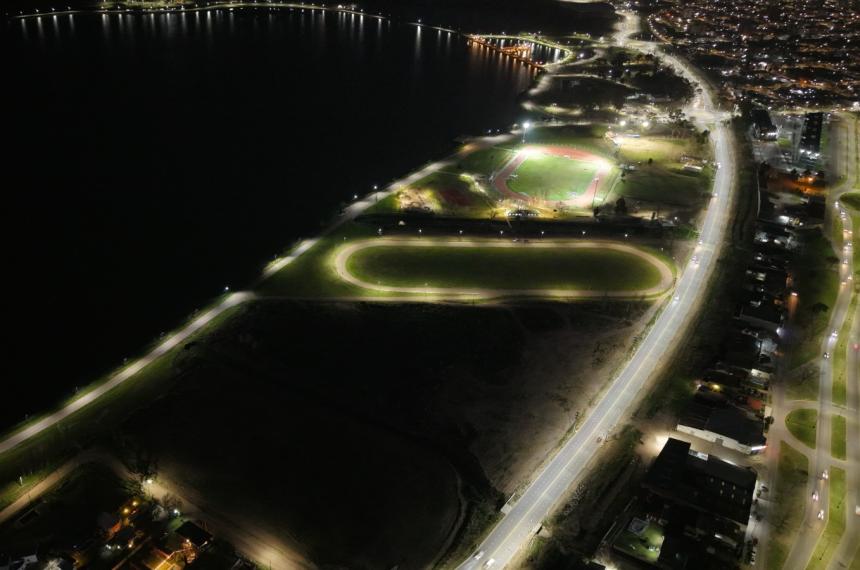 Con 125 columnas de alumbrado el nuevo corredor vial del oeste quedó plenamente operativo las 24 horas