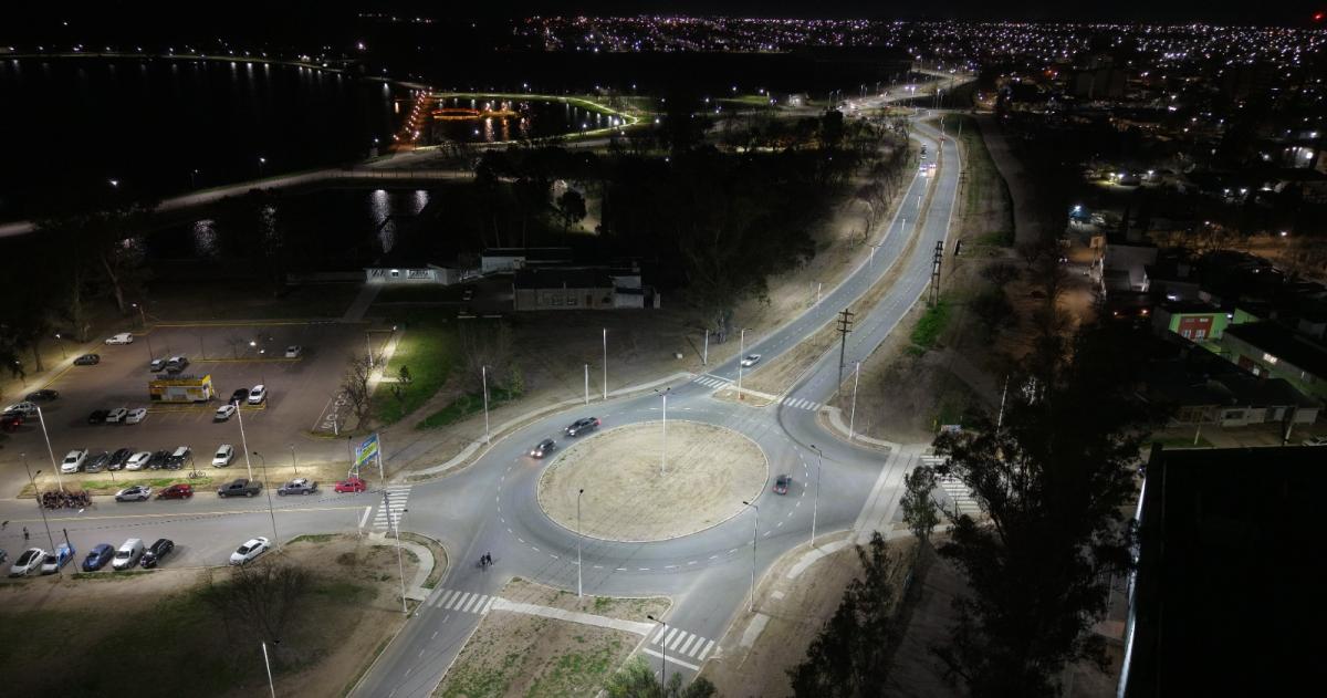 Con 125 columnas de alumbrado el nuevo corredor vial del oeste quedó plenamente operativo las 24 horas