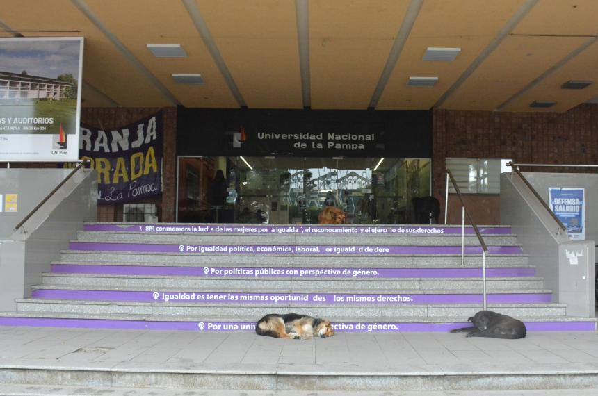La medida de fuerza ser� por 48 horas y reclama recomposición salarial