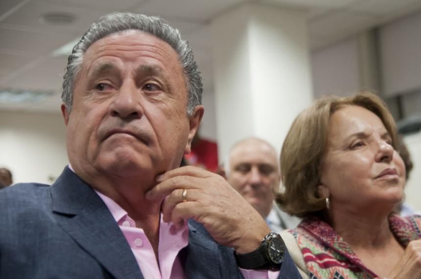  El ex presidente Eduardo Duhalde y su esposa la ex senadora Hilda Chiche Duhalde