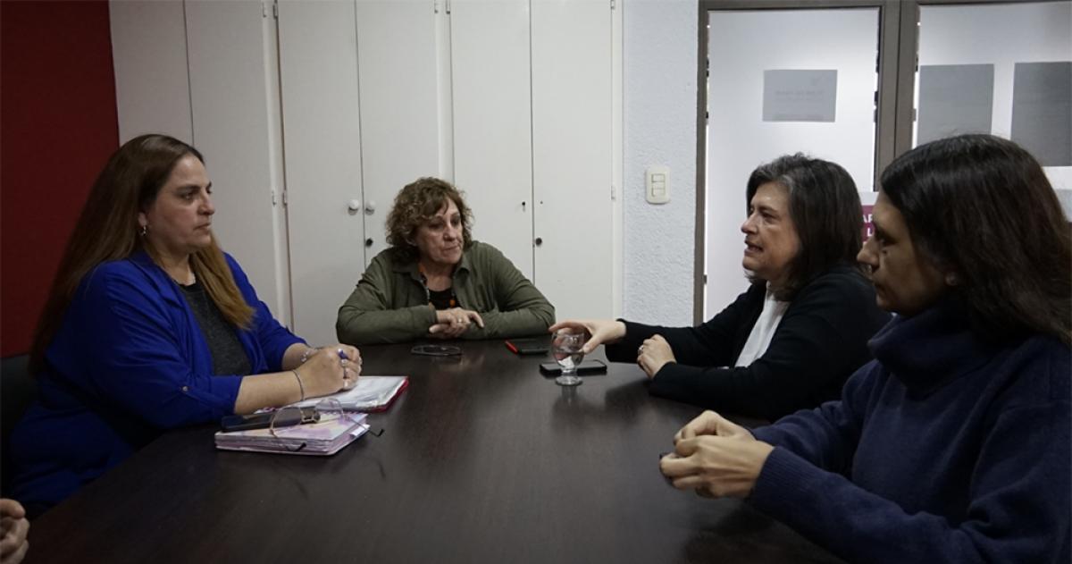 Mónica Curutchet junto a la ministra Fernanda Gonz�lez en el encuentro que tuvieron en Castex