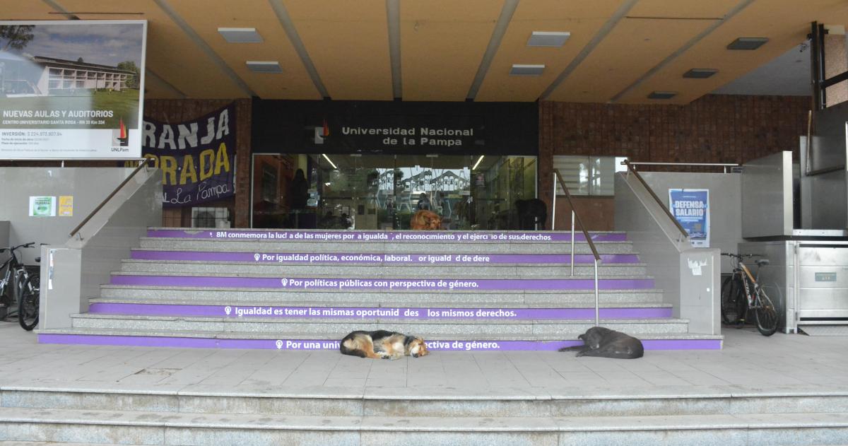 La medida de fuerza ser� por 48 horas y reclama recomposición salarial