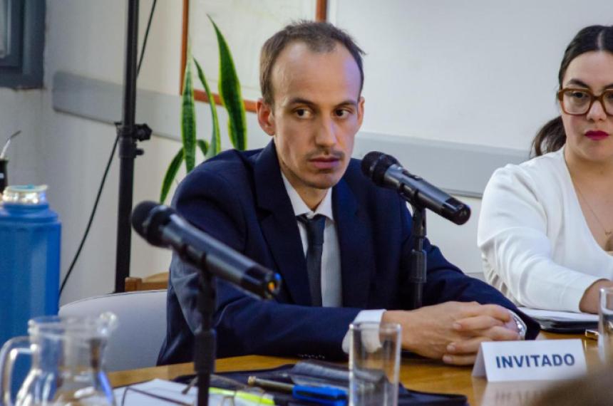 El funcionario judicial durante su visita a la Legislatura