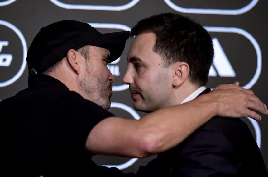 Coudet y Di Carlo en la conferencia de prensa que brindaron en el club