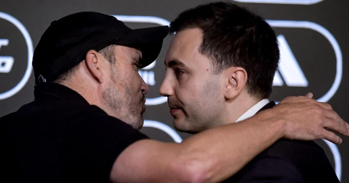 Coudet y Di Carlo en la conferencia de prensa que brindaron en el club