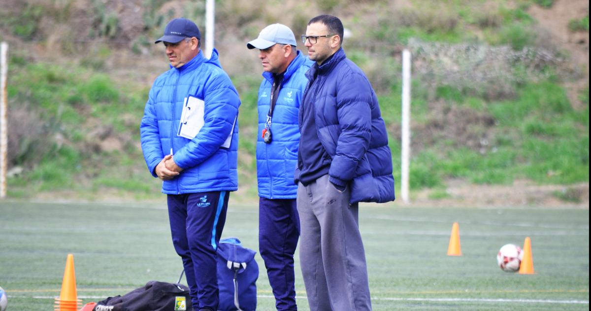 El cuerpo técnico del plantel Sebasti�n Bernardi y Nicol�s Sartori junto al coordinador Nazir Leones