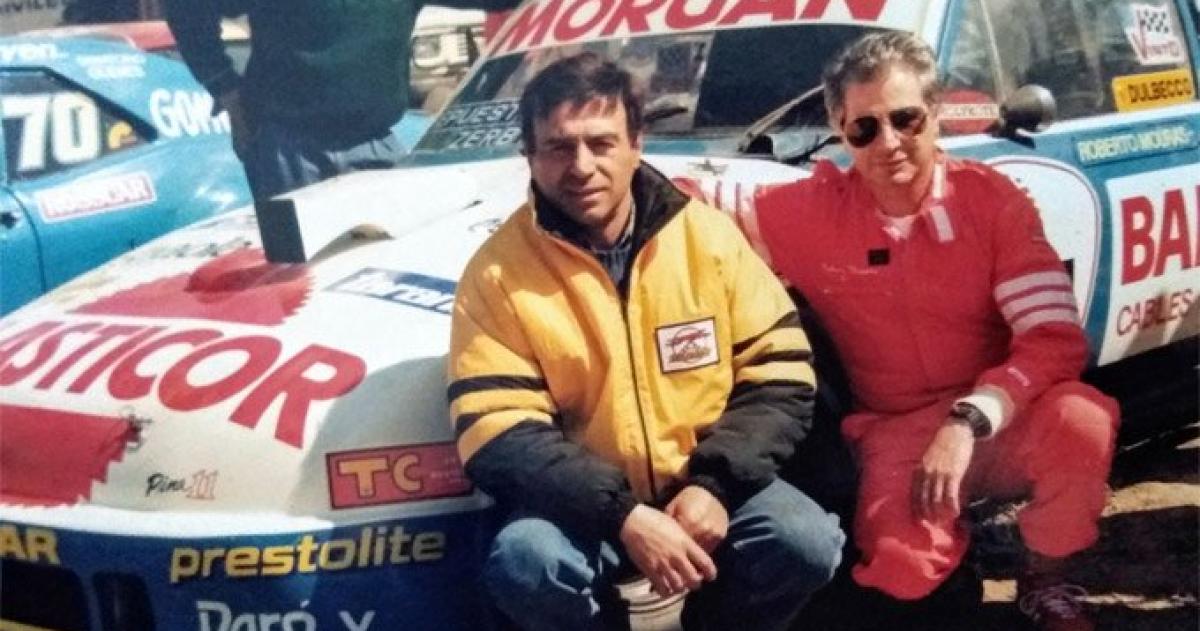 Pedersoli junto al Toro Mouras Dos glorias del automovilismo argentino