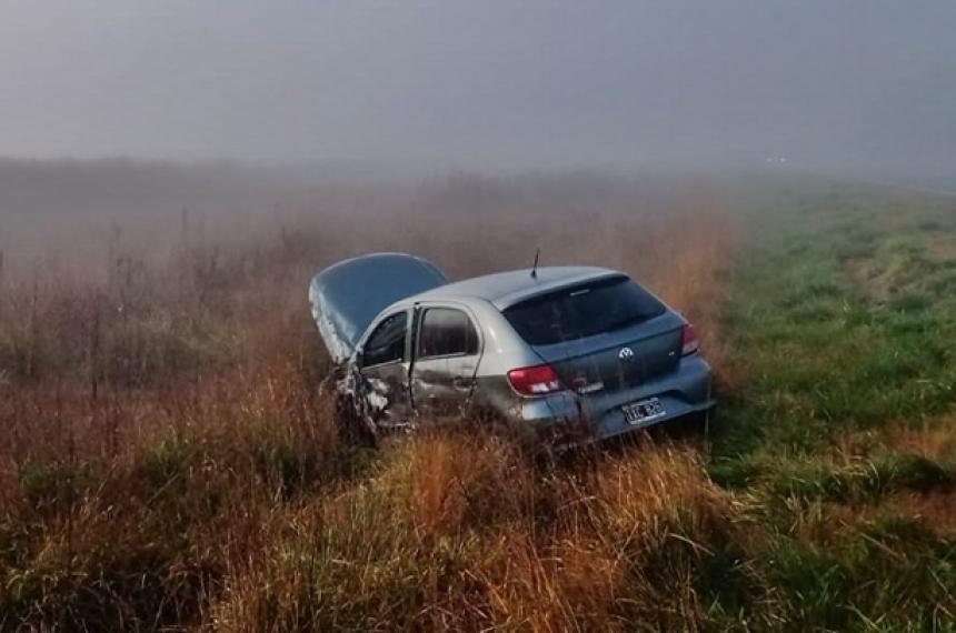 El policía herido viajaba en el Gol junto a otra policía