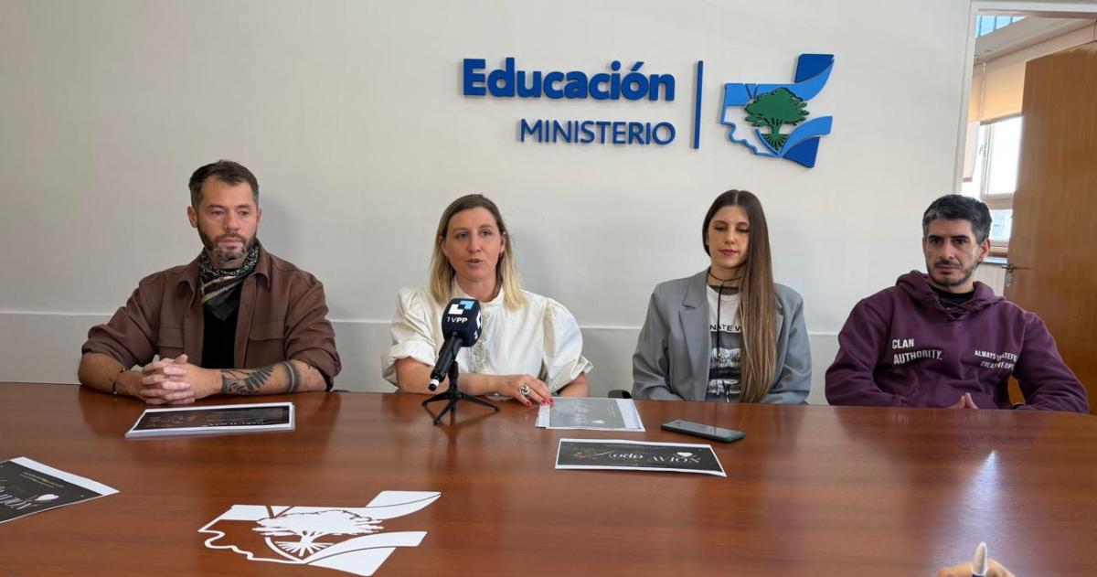 El Ministerio de Educación presentó una obra teatral para abordar la ESI y las violencias digitales