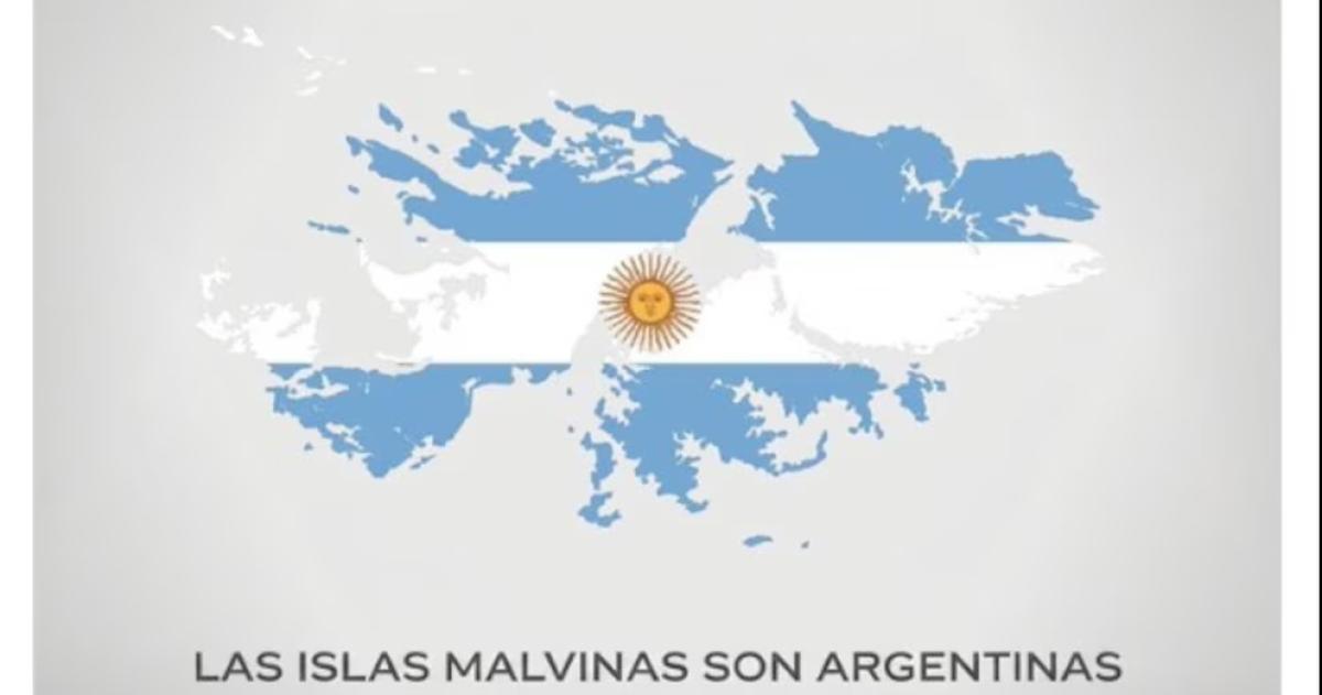 Una publicación en redes sociales de las Fuerzas Armadas Argentinas reafirma el reclamo de soberanía sobre las Islas Malvinas con un mapa del archipiélago con la bandera nacional
