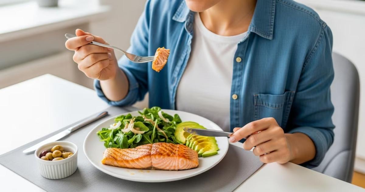 Un ensayo clínico publicado en Cell Metabolism halló que la dieta cetogénica logró mayores mejoras metabólicas y hep�ticas que la dieta mediterr�nea y la dieta baja en grasas