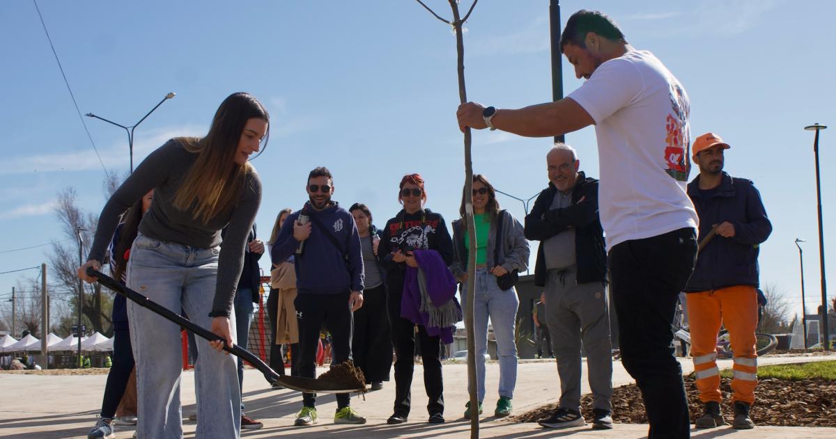 La plantación se realizó entre el Consejo de Arbolado Urbano y vecinos del lugar