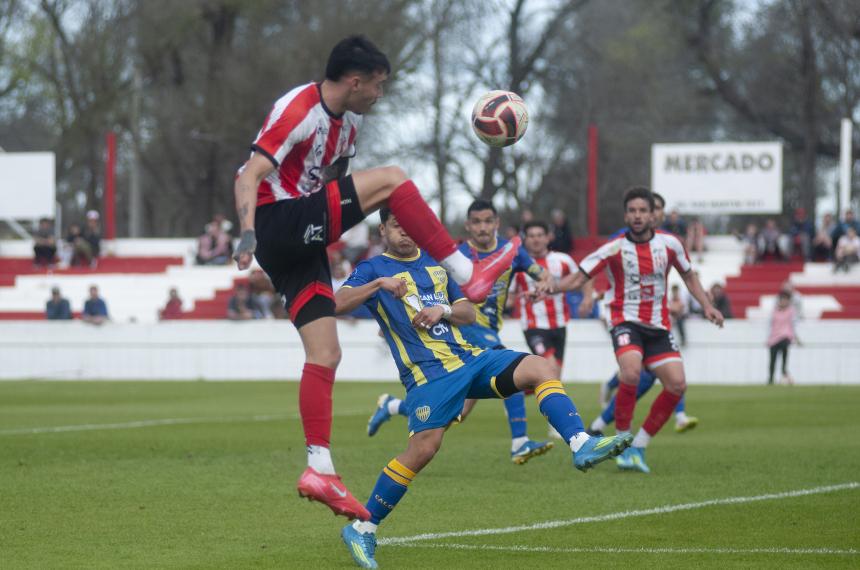 El arbitraje condicionó el desarrollo normal del partido