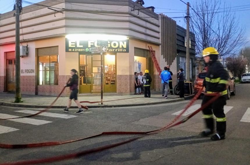 El episodio ocurrió en la parrilla El Fogón