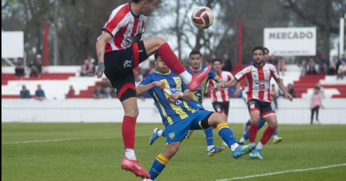 El arbitraje condicionó el desarrollo normal del partido