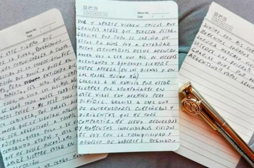 Lionel Messi acompañó el anuncio de su retiro de la Selección argentina con una carta manuscrita de tres p�ginas un video con los grandes momentos de su carrera y una particular lapicera de Harry Potter con el símbolo del Giratiempo