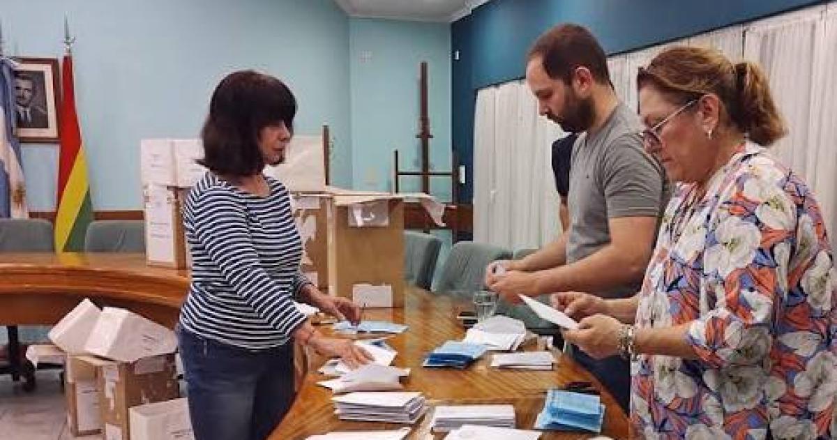 En las elecciones no podr�n votar ni ser candidatos quienes tengan facturas vencidas por m�s de 6500 pesos al 6 de septiembre