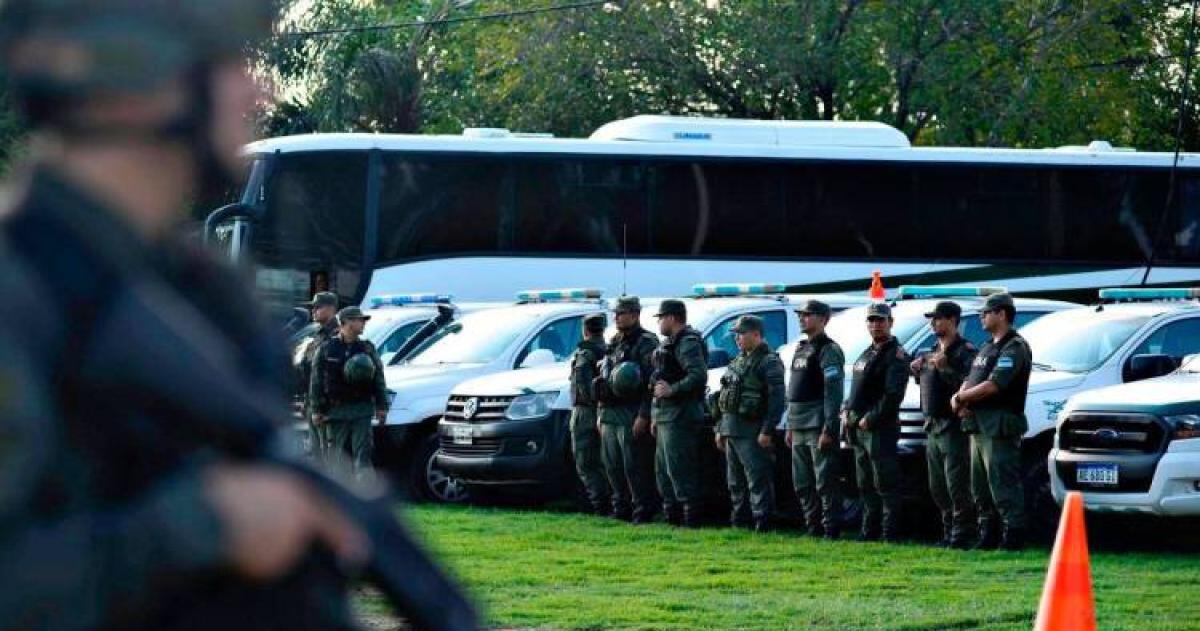 Aumentos salariales para estatales militares y fuerzas de seguridad- coacutemo quedoacute el esquema escalonado