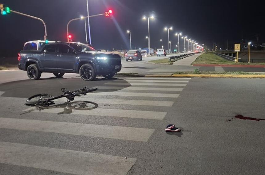 Por causas que se investigan la camioneta colisionó con la bicicleta