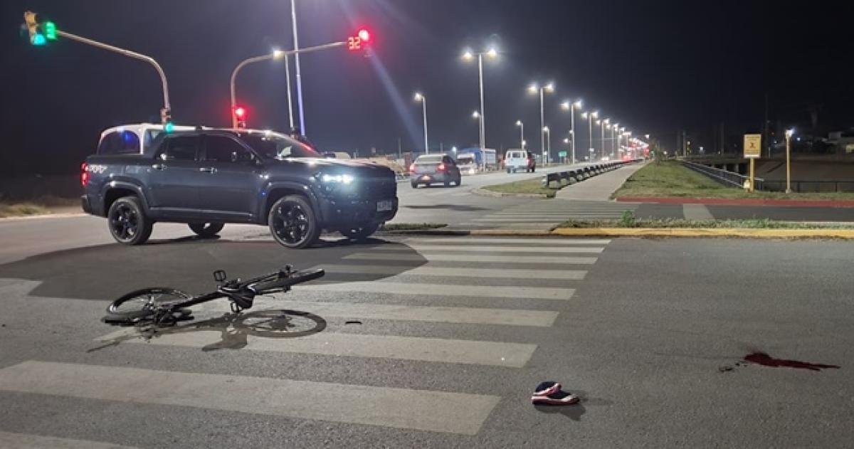 Por causas que se investigan la camioneta colisionó con la bicicleta