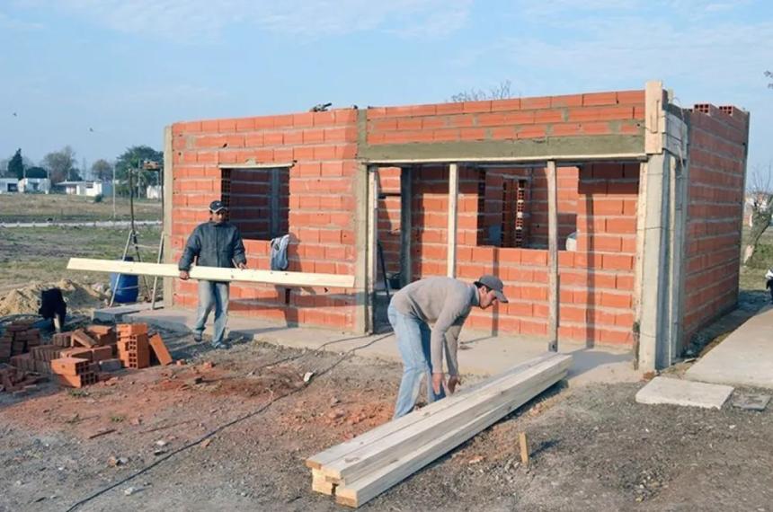 Regularizar un garage un baño o una pieza en un plano puede costar millones