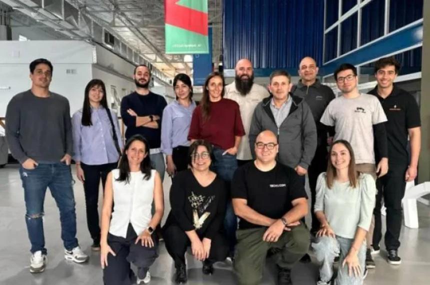 La estrategia metodológica no se centró en la adopción tecnológica como un fin aislado sino que partió de requerimientos genuinos expresados previamente por el empresariado local