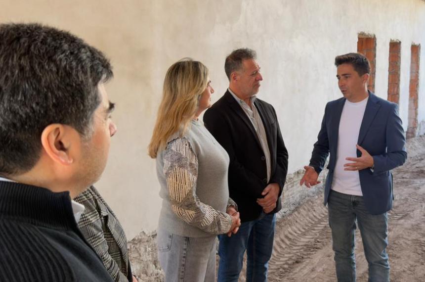 Los funcionarios provinciales y la intendenta recorrieron las obras en Luan Toro