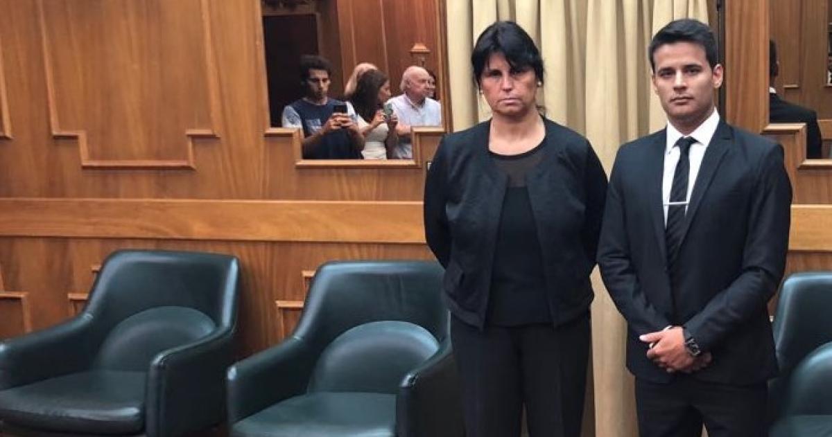 Paola Loscertales cuando asumió junto y al secretario sustituto Emiliano Darío Arriola