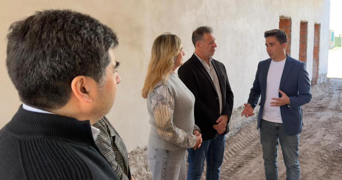 Los funcionarios provinciales y la intendenta recorrieron las obras en Luan Toro