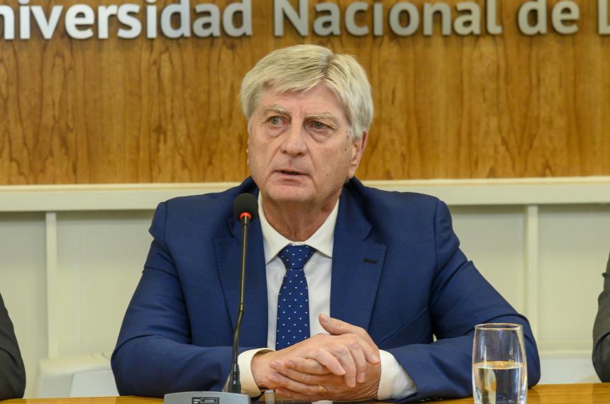  En tiempos en los que algunos discuten el valor de lo p�blico nosotros tenemos muy claro de qué lado estamos afirmó el gobernador